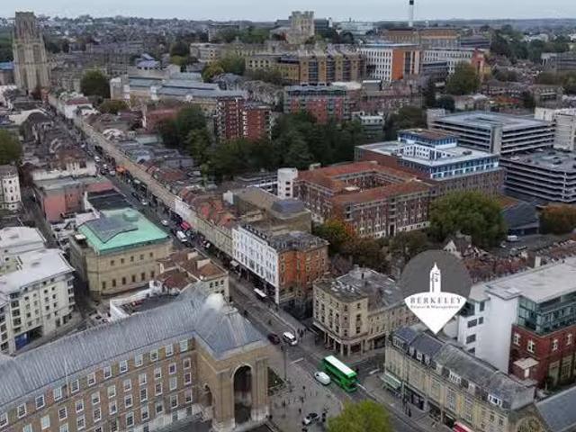 Nice 1 BA Studio flat for rent in Studio, 26 29 College Green.