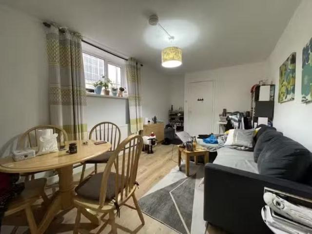 Deal! 1 BA 1 bedroom terraced house for rent in Tabor House, M.