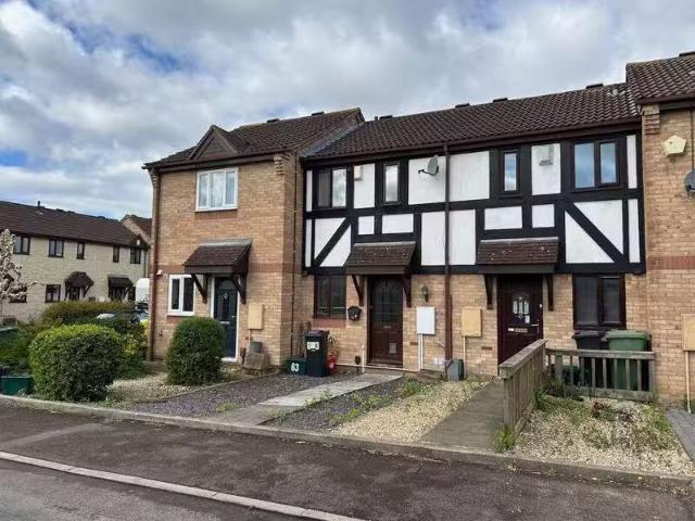 Rental! 1 BA 1 bedroom terraced house for rent in Meadow Way.