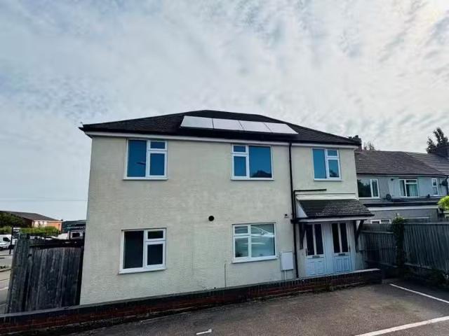 Cozy 1 BA 1 bedroom apartment for rent in Cape Road, Warwick.