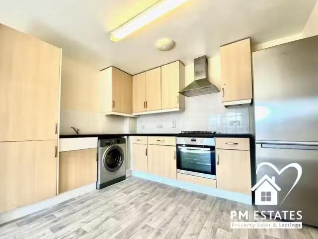 Cheap 1 BA 1 bedroom apartment for rent in John Dyde Close, Bi.