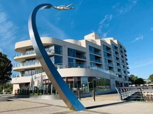 Rental! 1 BA 1 bedroom apartment for rent in Mirage, Harbour R.
