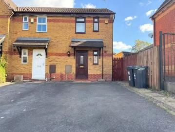 Cheap 1 BA 1 bedroom end of terrace house for rent in Knowle C.