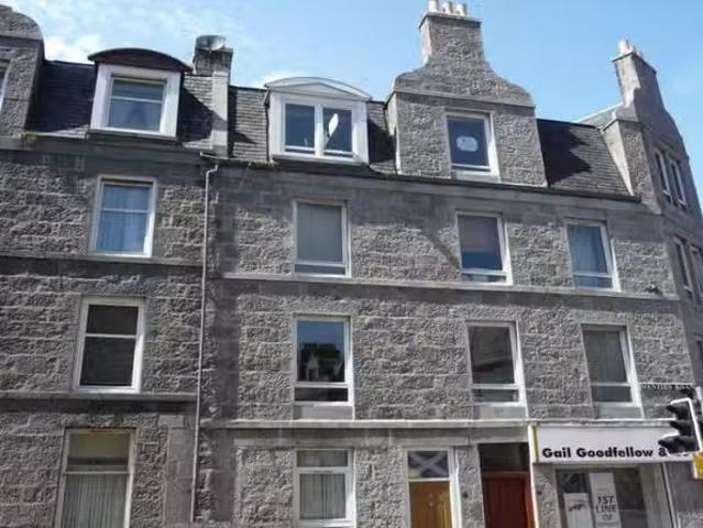 Cheap 1 BA 1 bedroom flat for rent in Menzies Road, Torry, Abe.