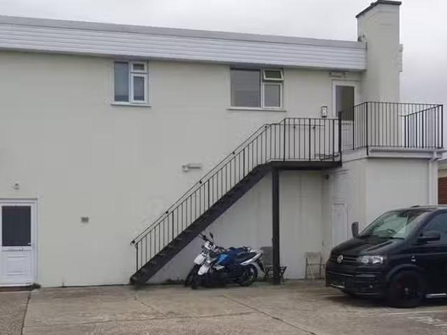 Unique 1 BA 1 bedroom flat for rent in Didcot Road, Poole, BH17