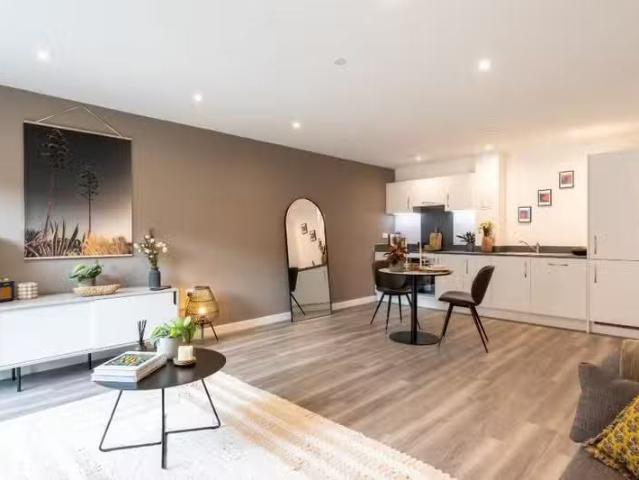 Nice 1 BA 1 bedroom flat for rent in Flat F44, Marina Place, B.