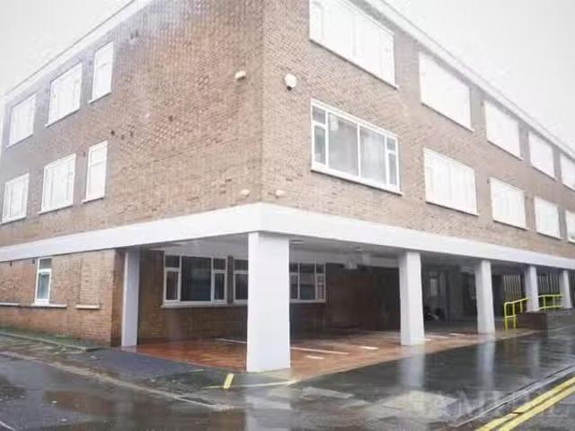 Deal! 1 BA 1 bedroom flat for rent in Lombard Street, West Bro.