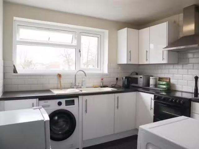Cheap 1 BA 1 bedroom flat for rent in Salthouse Road, Clevedon.