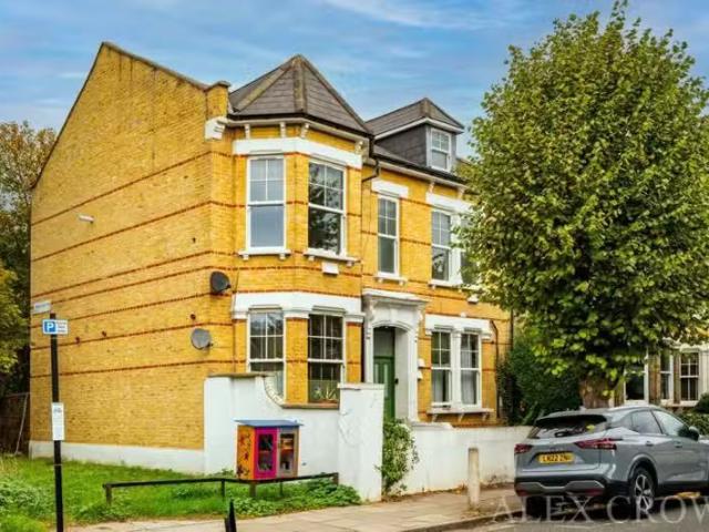 For Rent! 1 BA 1 bedroom flat for rent in Thistlewaite Road, C.