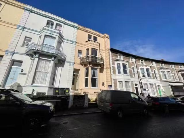 Rental! 1 BA 1 bedroom flat for rent in Upper Church Road, Wes.