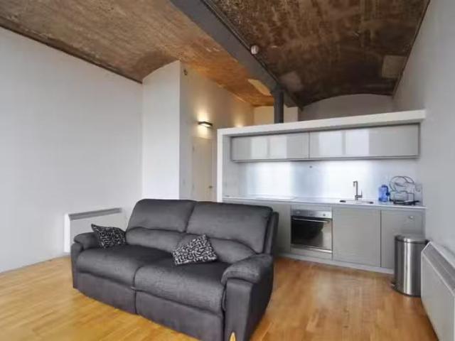 Unique 1 BA 1 bedroom flat for rent in Velvet Mill, Bradford.