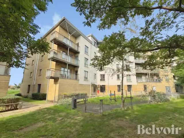 Nice 1 BA 1 bedroom flat for rent in Yeoman Close, Yarmouth Ro.