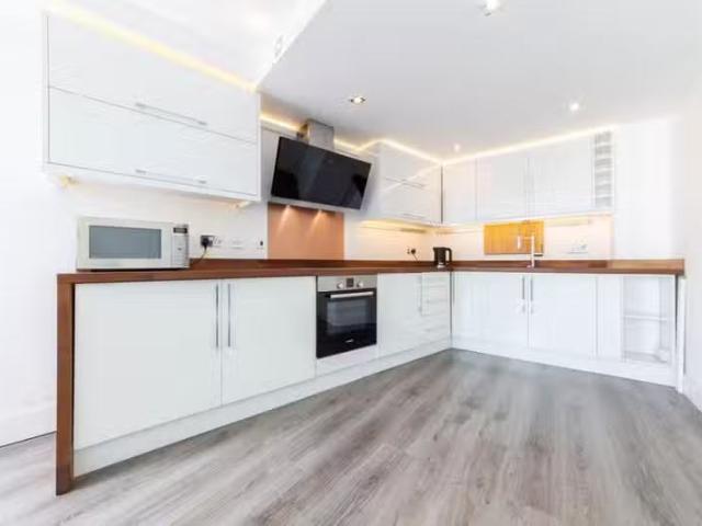 Cozy 1 BA 1 bedroom flat for rent in 41 Millharbour, Canary Wh.