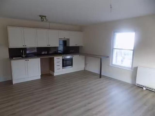 Unique 1 BA 1 bedroom flat for rent in 5B St John Street, Ashb.