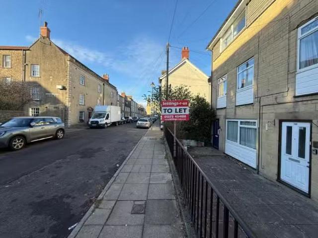 For Rent! 1 BA 1 bedroom house for rent in Frome, Somerset,.