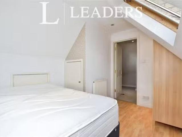 Rental! 1 BA 1 bedroom house share for rent in Wrenbrook Road.