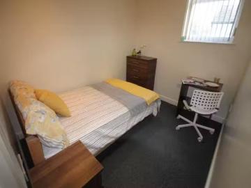 Unique 1 BA 1 bedroom house share for rent in Ashbourne Road.