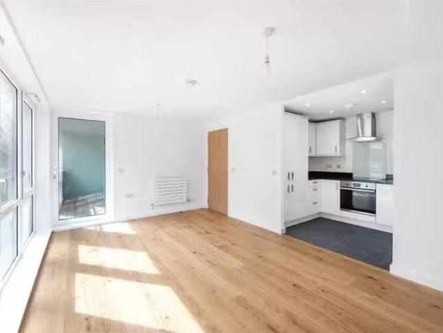 Rental! 1 BA 1 bedroom property to let in Clarence Avenue, Lon.