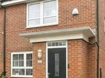 Deal! 1 BA 2 bedroom terraced house for rent in The Pavilions.