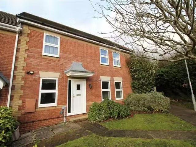 Rental! 1 BA 2 bedroom terraced house for rent in Archers Clos.