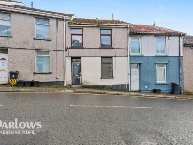 Nice 1 BA 2 bedroom terraced house for rent in Davies Terrace.