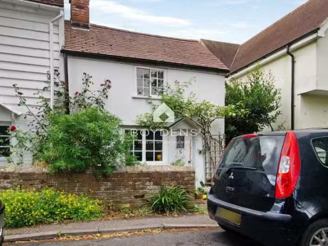 Rental! 1 BA 2 bedroom terraced house for rent in Middle Mill.