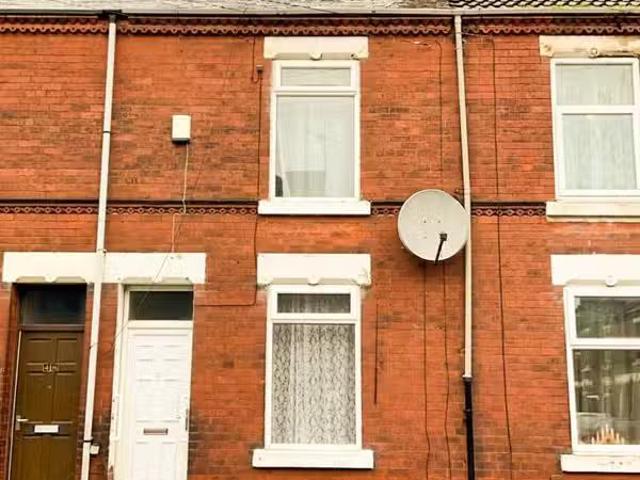 Charming 1 BA 2 bedroom terraced house for rent in Ramsden Roa.