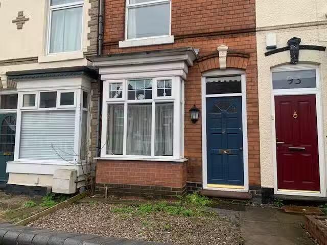 Deal! 1 BA 2 bedroom terraced house for rent in Rowheath Road.