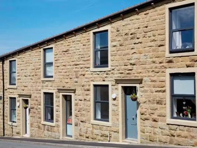 New 1 BA 2 bedroom terraced house for rent in Royds Street, Ac.