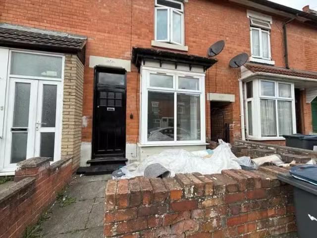 Deal! 1 BA 2 bedroom terraced house for rent in Solihull Road.