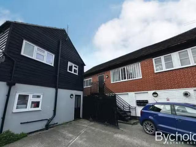 Nice 1 BA 2 bedroom apartment for rent in Gaol Lane, Sudbury.