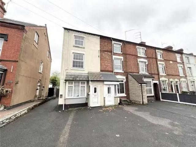 Cozy 1 BA 2 bedroom apartment for rent in Stourport Road, Kidd.