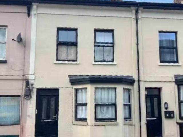 Rental! 1 BA 2 bedroom apartment for rent in Wyndham Street, Y.