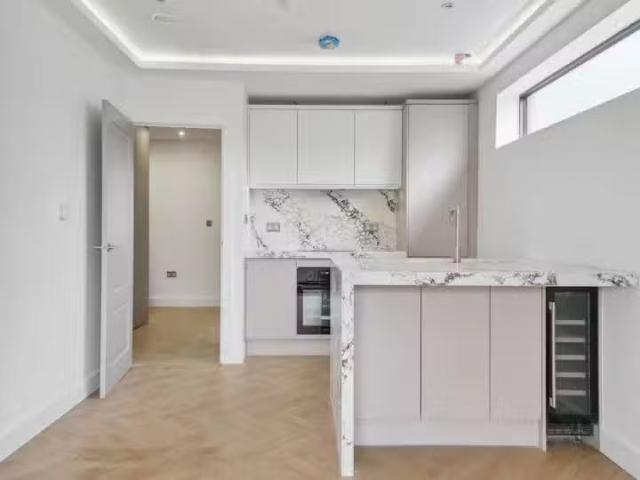 Unique 1 BA 2 bedroom apartment for rent in The Ridge Way, Sou.