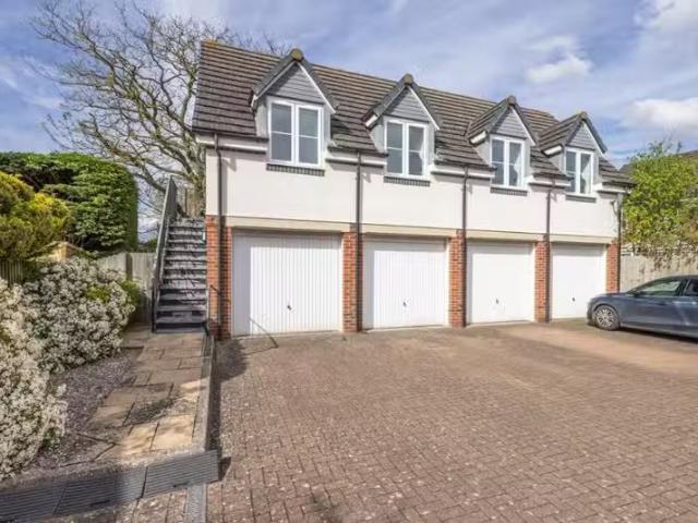 Charming 1 BA 2 bedroom coach house for rent in Galanos, Long.