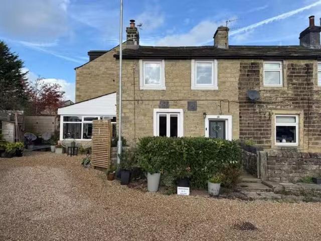 Just in! 1 BA 2 bedroom cottage for rent in Walker Place, Sils.