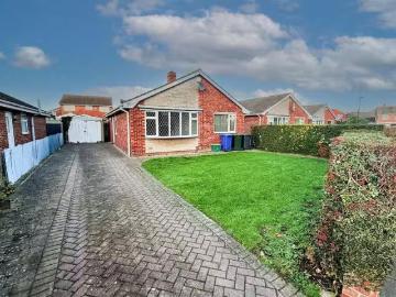 Deal! 1 BA 2 bedroom detached bungalow for rent in Hanbury Clo.