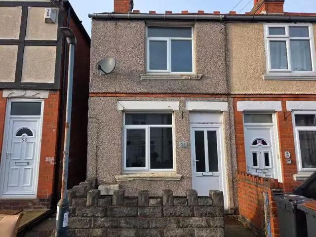 Just in! 1 BA 2 bedroom end of terrace house for rent in Clift.