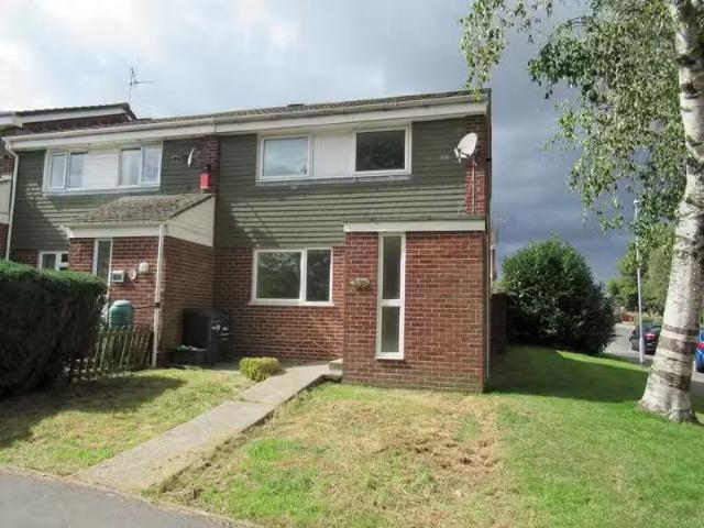 Charming 1 BA 2 bedroom end of terrace house for rent in St Jo.