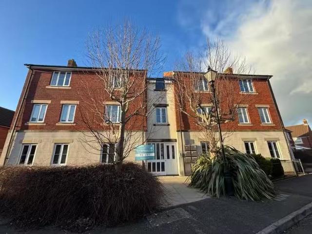 Unique 1 BA 2 bedroom flat for rent in Abbey Manor Park, Yeovi.