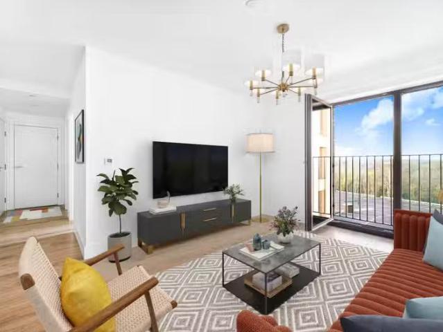 Cheap 1 BA 2 bedroom flat for rent in Burnt Mill, Harlow, Esin.
