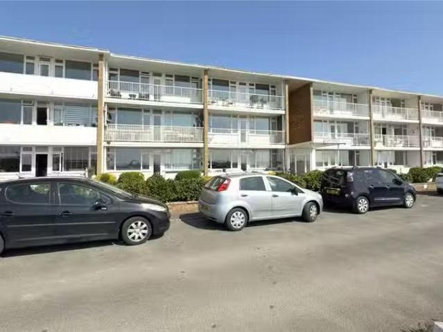Unique 1 BA 2 bedroom flat for rent in Brighton Road, Lancing.