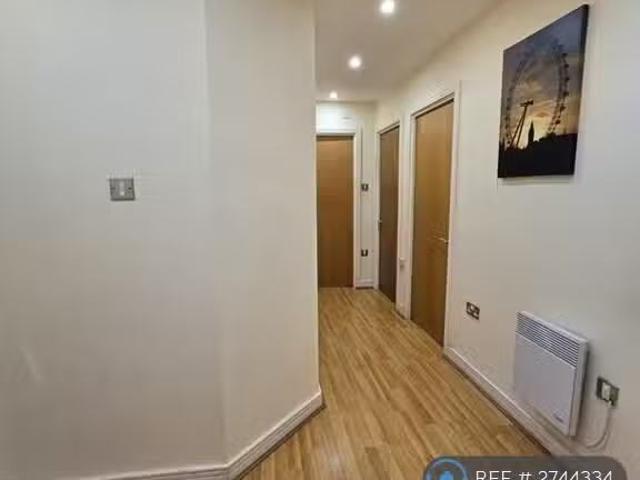 Just in! 1 BA 2 bedroom flat for rent in Central House, London.