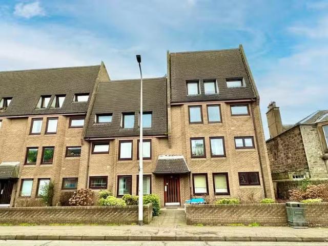 Rental! 1 BA 2 bedroom flat for rent in Dalrymple Loan, Mussel.