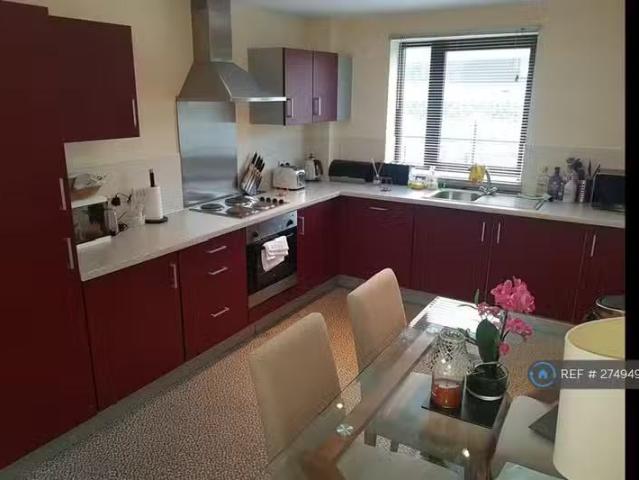 Just in! 1 BA 2 bedroom flat for rent in Dock Lane, Shipley, B.