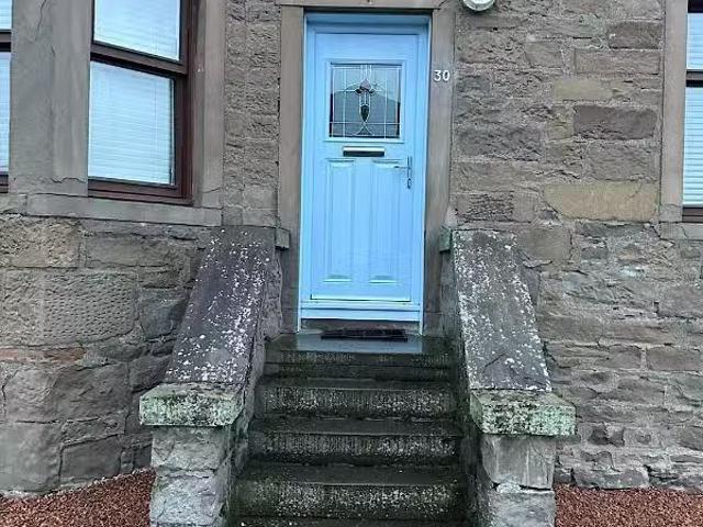 Cozy 1 BA 2 bedroom flat for rent in Kenilworth Avenue, Maryfi.