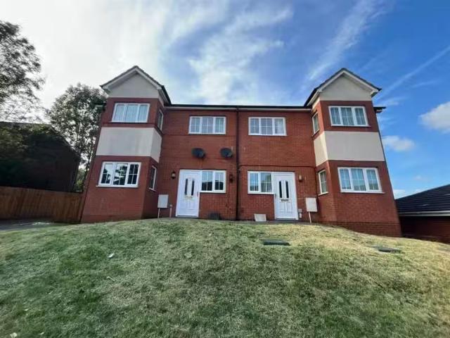 Rental! 1 BA 2 bedroom flat for rent in Kings Close, Kings Nor.
