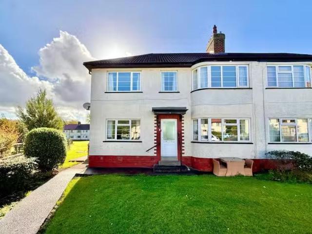 Cheap 1 BA 2 bedroom flat for rent in Redesdale Gardens, Adel.