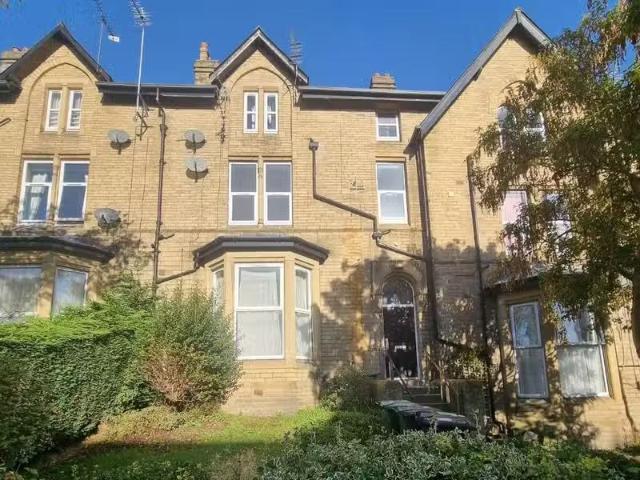 Just in! 1 BA 2 bedroom flat for rent in St. Pauls Road, Bradf.