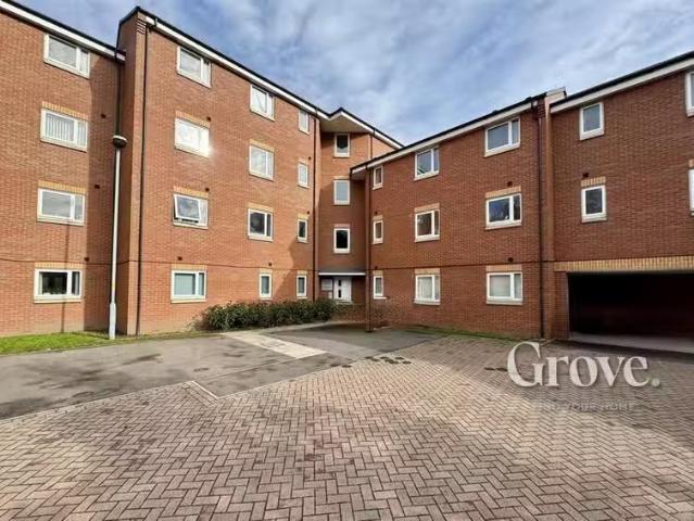Charming 1 BA 2 bedroom flat for rent in Springmeadow Road, Bi.